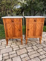 2 antike Vintage Nachttische mit schöner Marmorplatte
