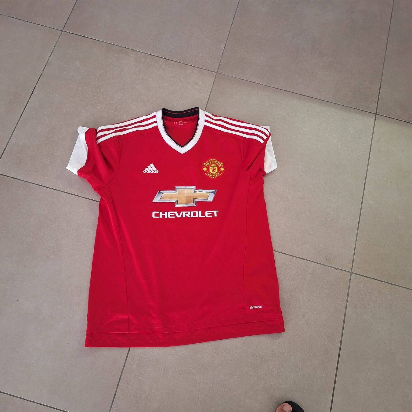Leibchen & Hosen: Nike Manchester XL – Gebraucht aus Bellinzona von labottegadiElena