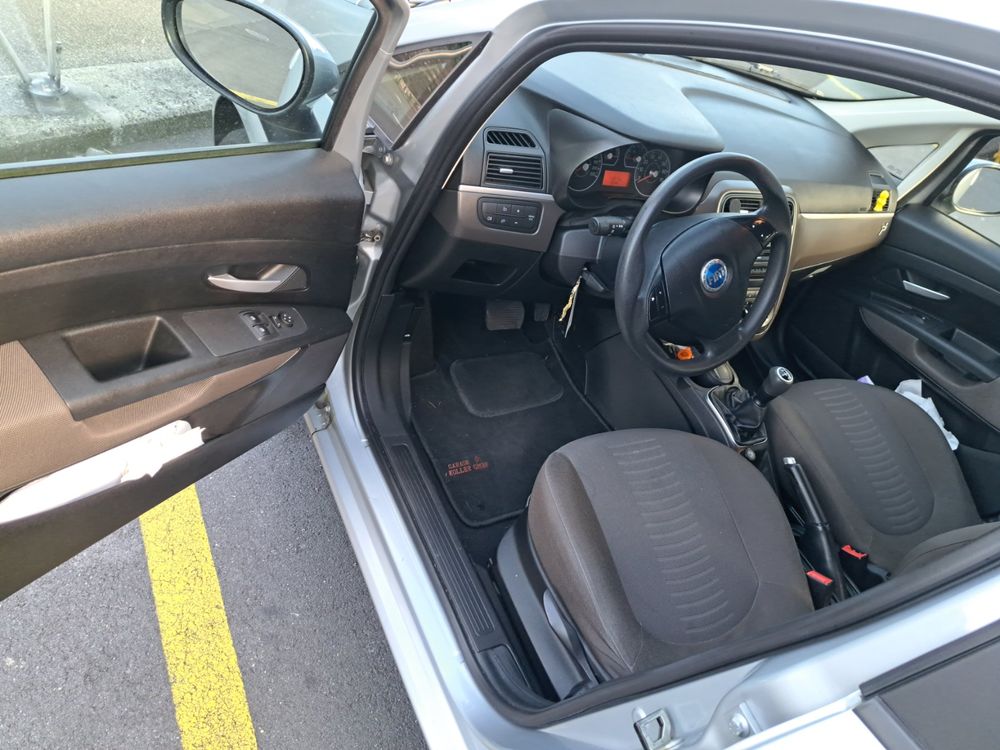 Fiat Automobili: Frisch MFK Fiat Punto 1.4 Benzin 85000Km Automatikgetriebe – Usato da Emmenbrücke venduto da Qalku.live.it 7