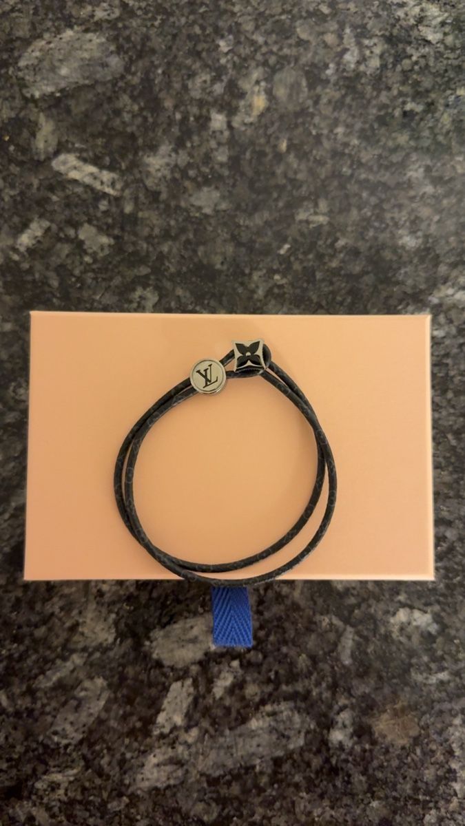 Louis Vuitton Bracciali & Braccialetti: Louis Vuitton Armband Herren – Nuovo (secondo la descrizione) da Erlinsbach SO venduto da _stjepi_ 1