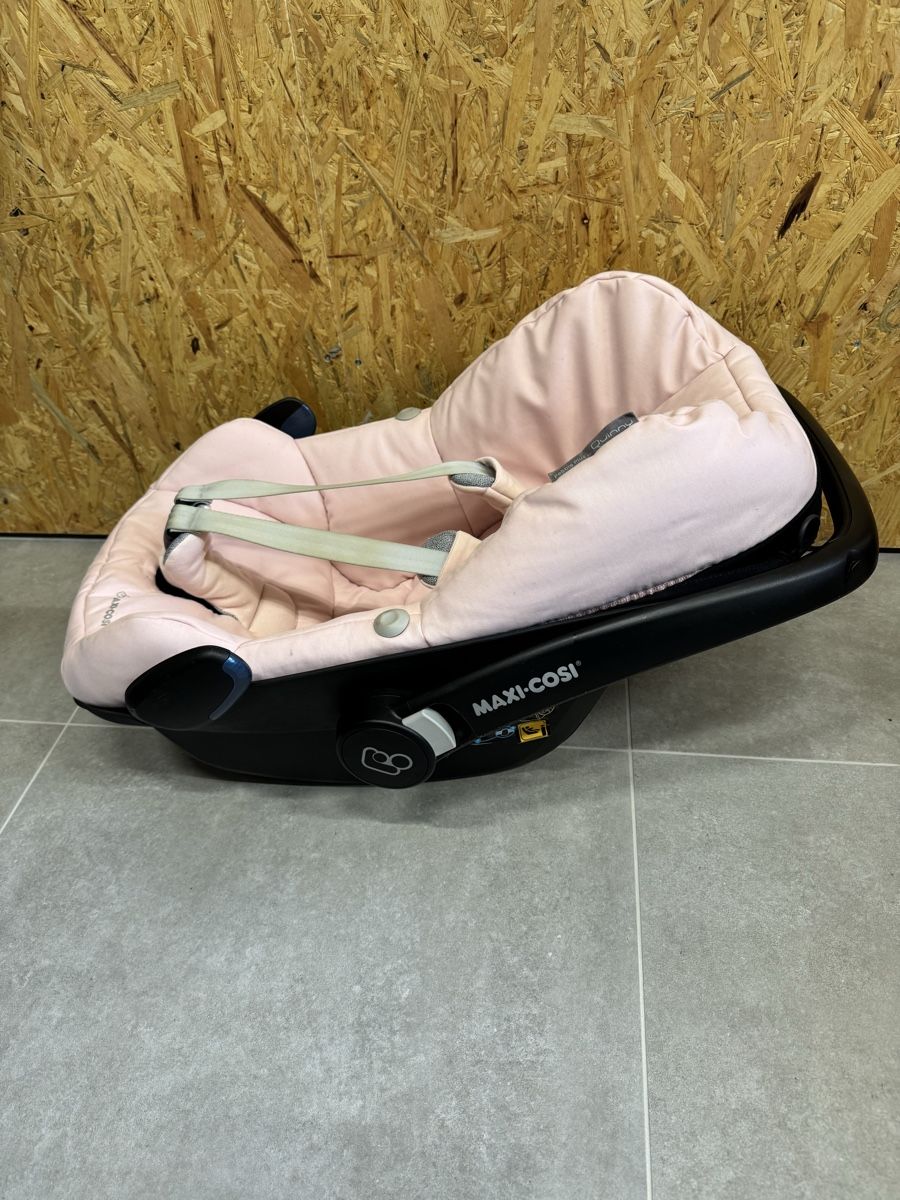 Maxi-Cosi Seggiolini per auto: Maxi-Cosi Cabriofix rose avec base 2wayFix – Usato da Genève venduto da dsi_2n2s 5