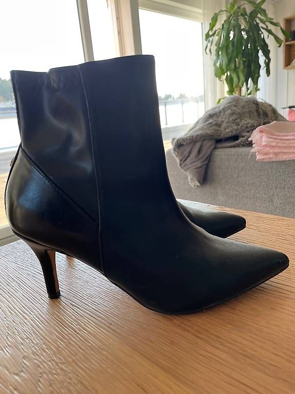 Damenschuhe: Guess Schuhe – Gebraucht aus Wittenbach von jan_g2pw