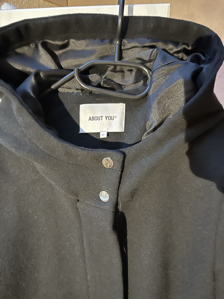 Cappotti: Manteau noir About you taille 42 – Usato da Savagnier venduto da Pivovar2 1