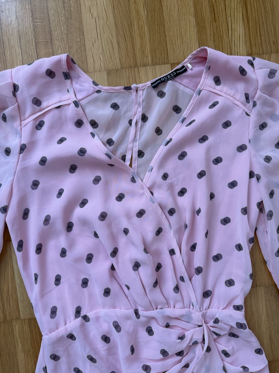 Guess Robes: Kleid rosa GUESS Grösse S  – D'occasion à Jona par Good_luck_ 2