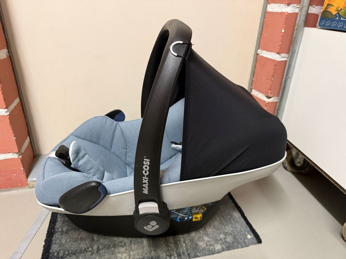 Maxi-Cosi Auto-Kindersitze: Maxi Cosi Pebble mit Isofix Station – Gebraucht aus Amriswil von Ka_Sc 2