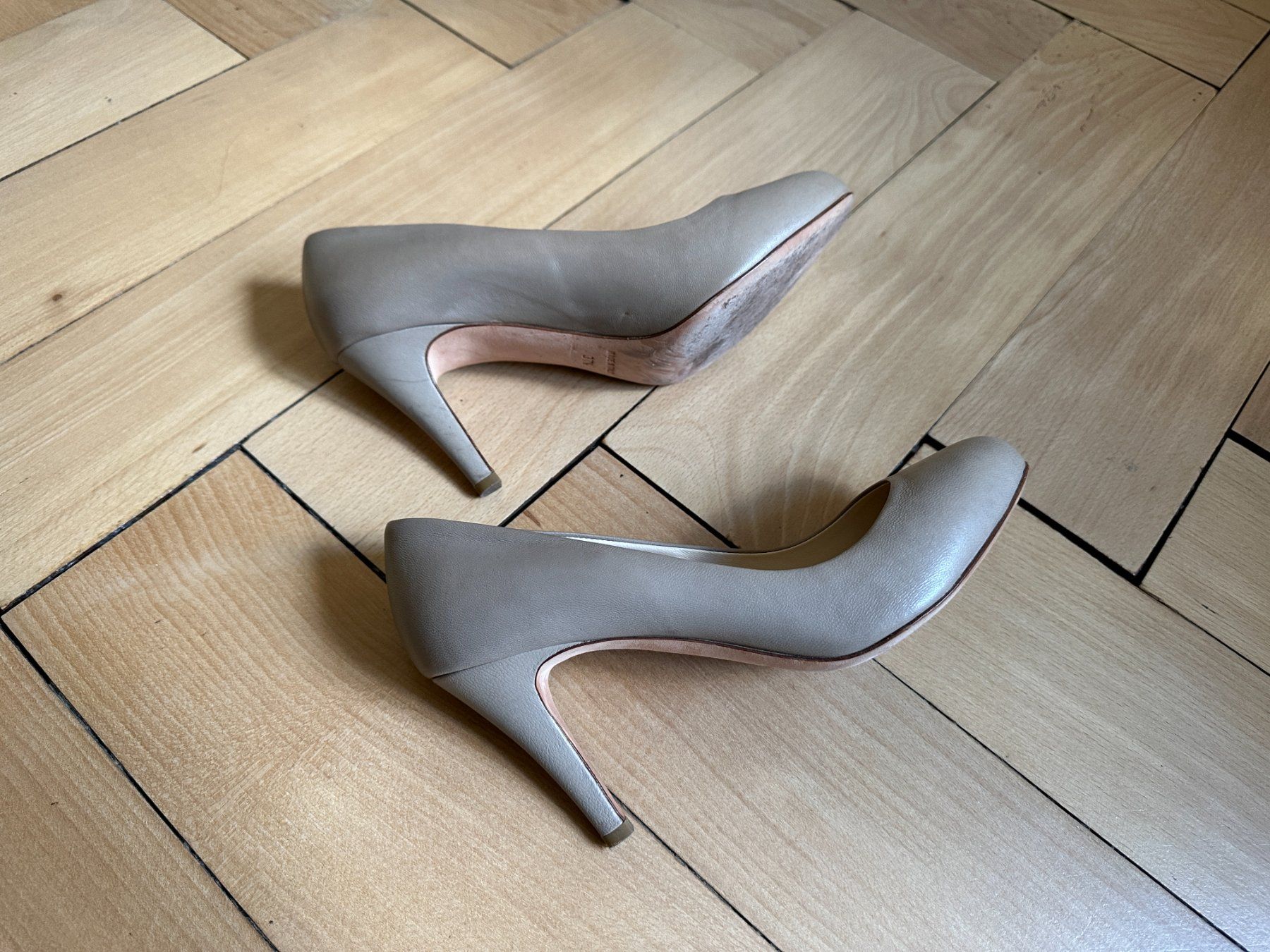 Navyboot Damenschuhe: NAVYBOOT - Leder Pumps schlammfarben 37.5 – Gebraucht aus Zürich von Diazaio 3
