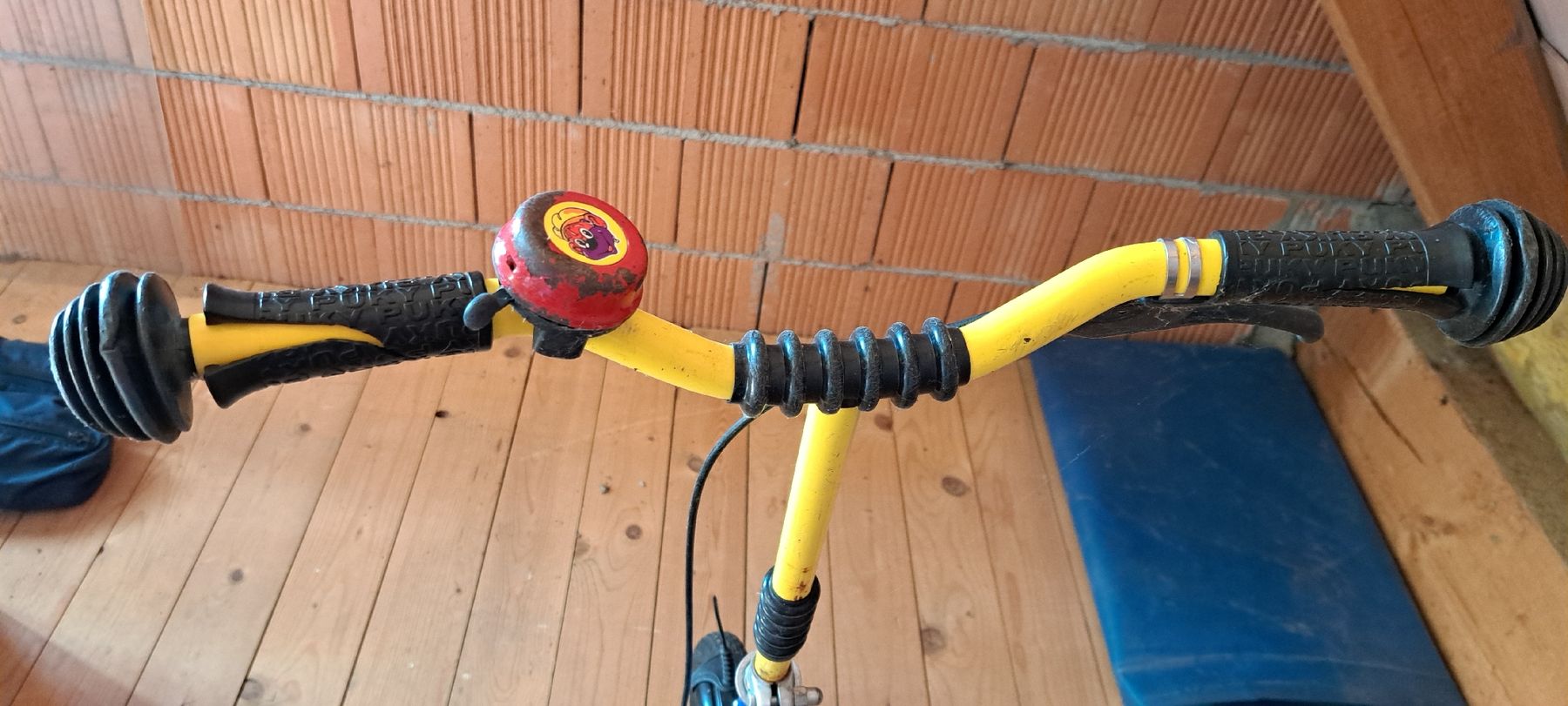 Puky Véhicules pour enfants: Puky Roller blau gelb  – D'occasion à Langrickenbach par Eve088 1