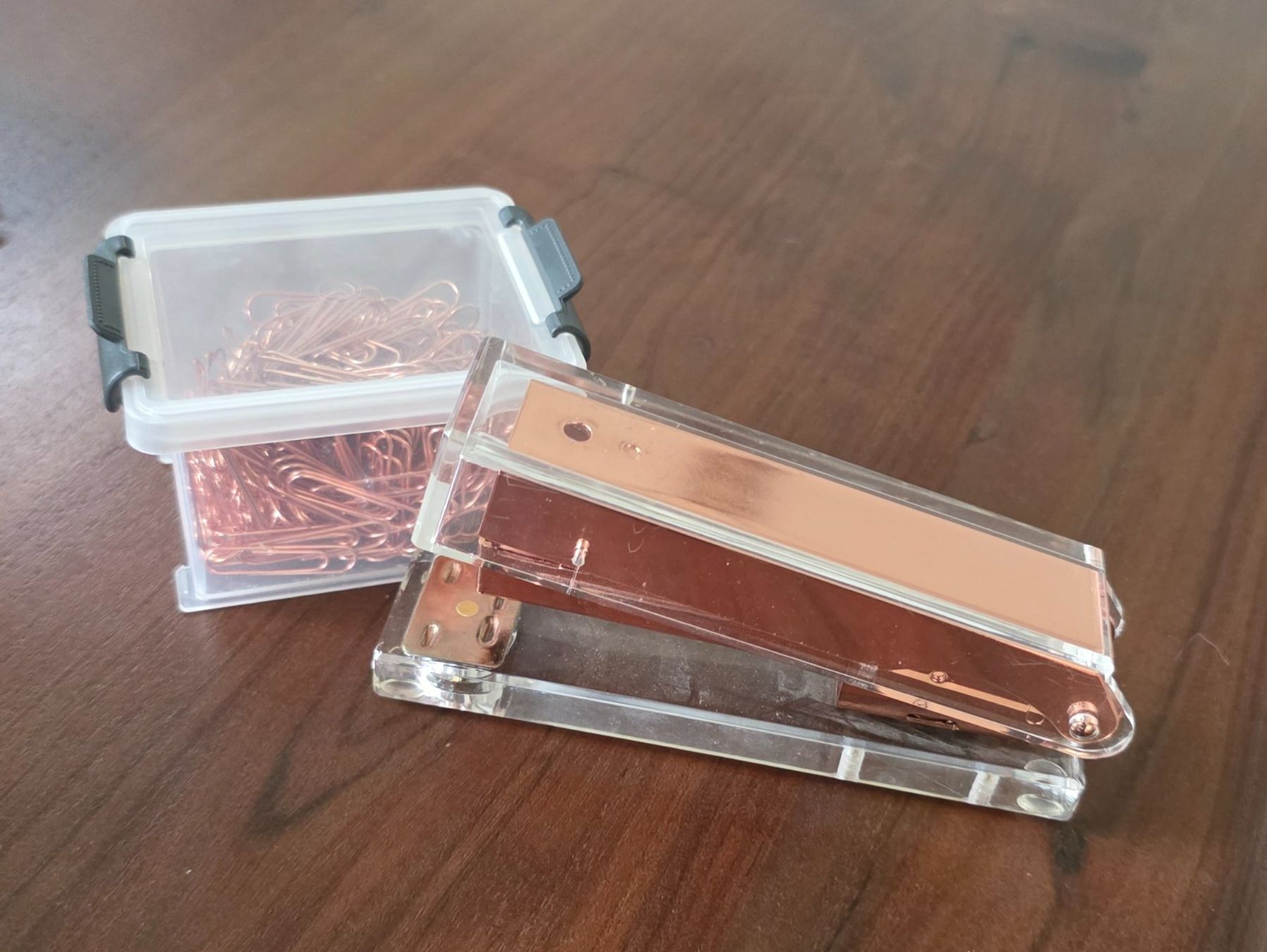 Tutti gli attrezzi: Bostitch und Büroklammern rose-gold – Usato da Basel venduto da abo_xbd2