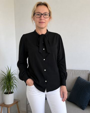 ARKET | blouse noire col lavallière soie chic | 40 femme