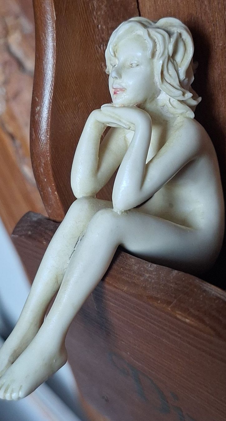 Statuette: Figurine femme assise  – Usato da Crans VD venduto da Yobia8