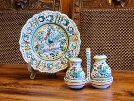 Deruta Majolika Hahn – Teller & Salz-Pfeffer-Set