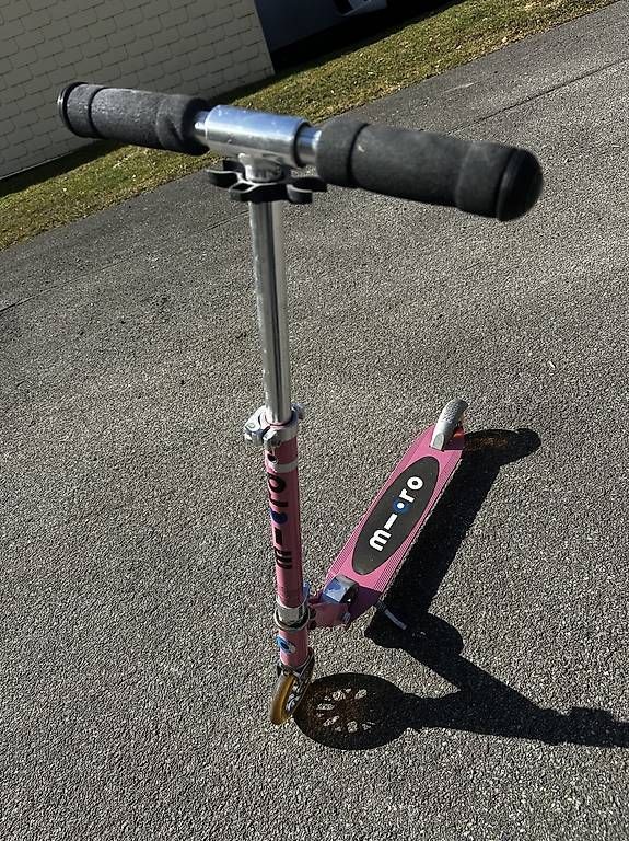 Kickboard: Trottinette Micro rose pour enfant – Usato da Le Brassus venduto da eric_6xj8 2