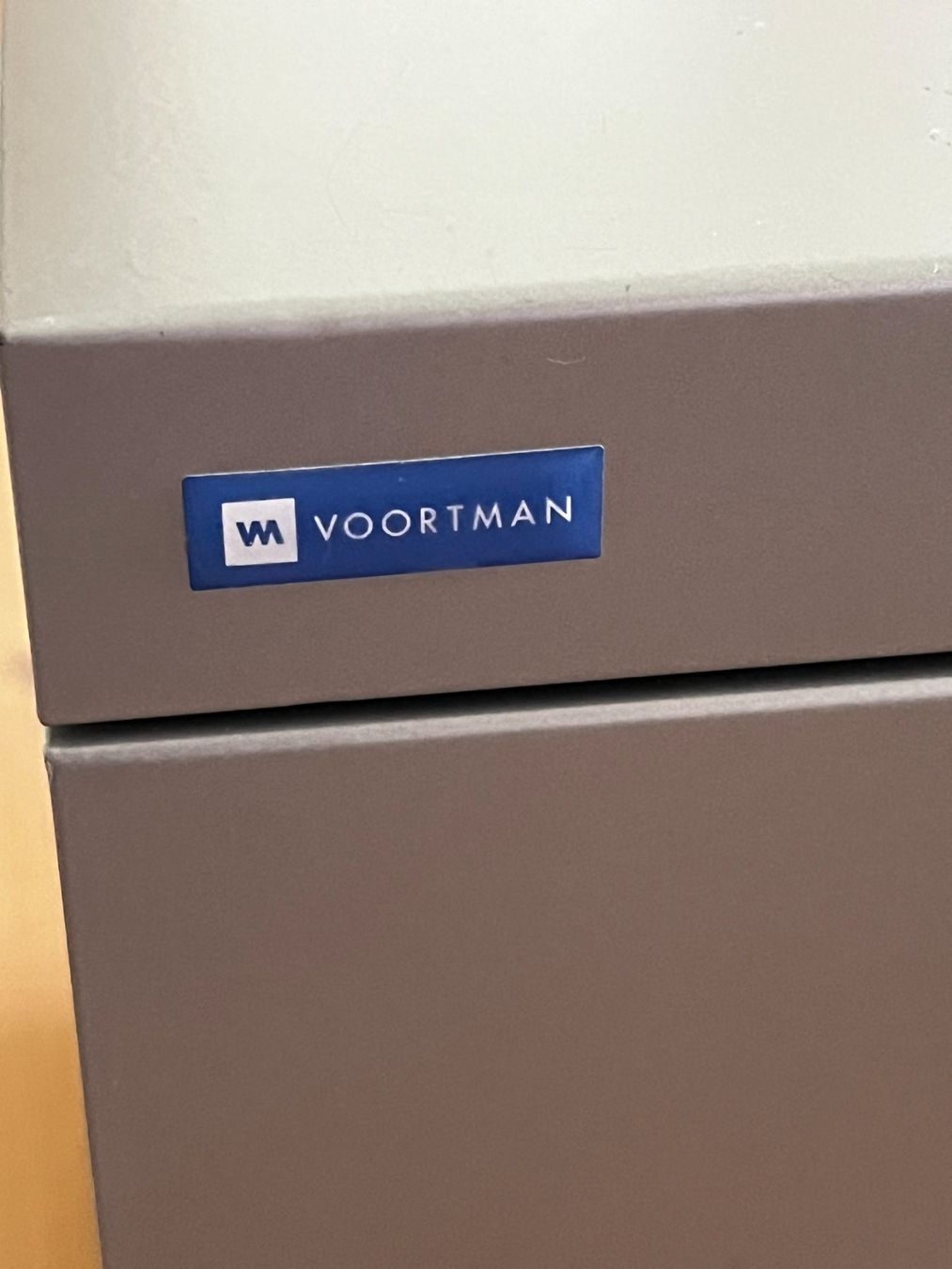 Eléments de bureau: Metall-Ladeblock auf Rollen – D'occasion à Dietikon par mfl_zyz6 4