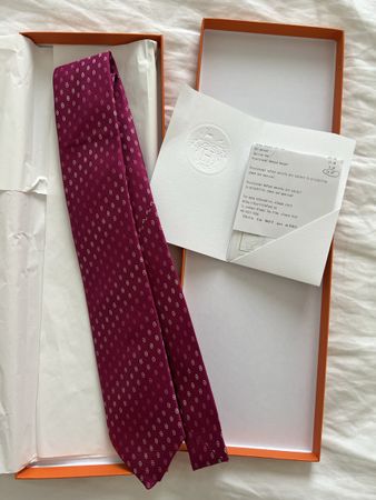 Cravate Hermès rose/framboise