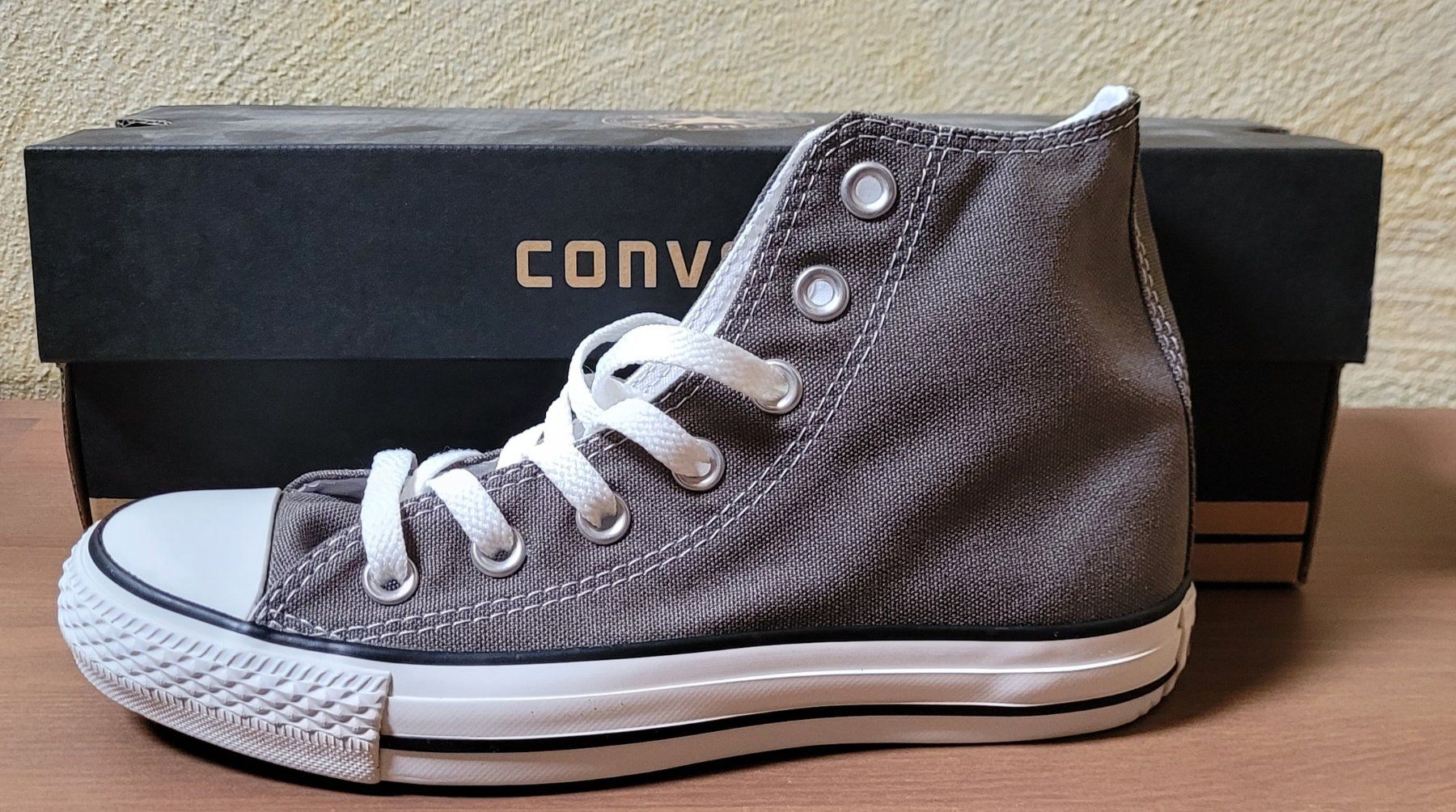 Converse Herrenschuhe: *** Tolle Converse *** – Neu und originalverpackt aus Bannwil von Turtle10
