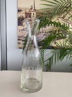 Karaffe aus Glas !  glasgeritzt ! Vintage !