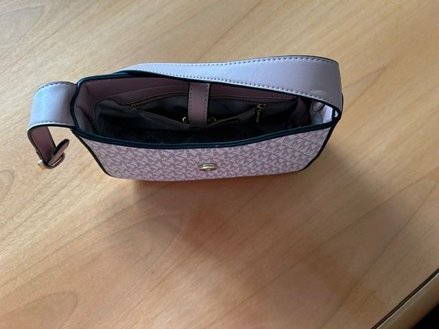 Michael Kors Sacs femmes: kleine Michael Kors Tasche rosa – D'occasion à Uerikon par Baffi785 2