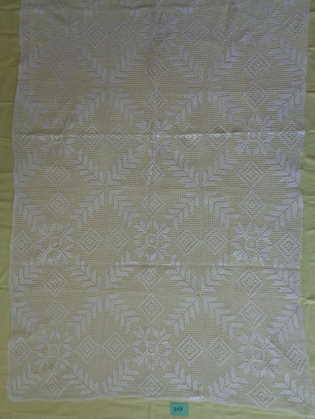 Coperte: Tischdecke Baumwolle gehäkelt 85x152cm. – Usato da Chur venduto da omonia