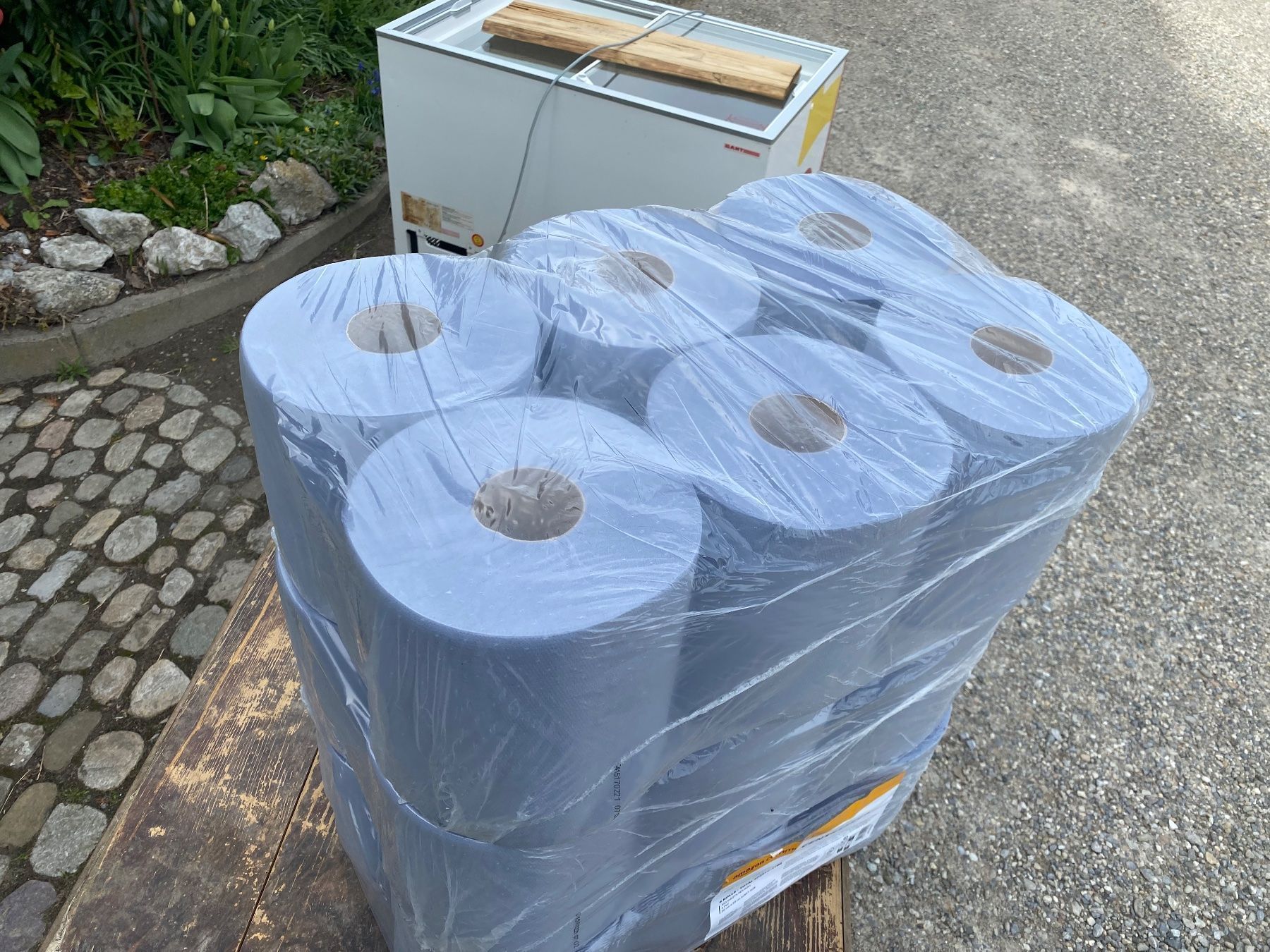 Altro per stoccaggio & trasporto: Top Preis Papierhandtuchrollen – Nuovo e nell'imballaggio originale da Bätterkinden venduto da rip2000 2