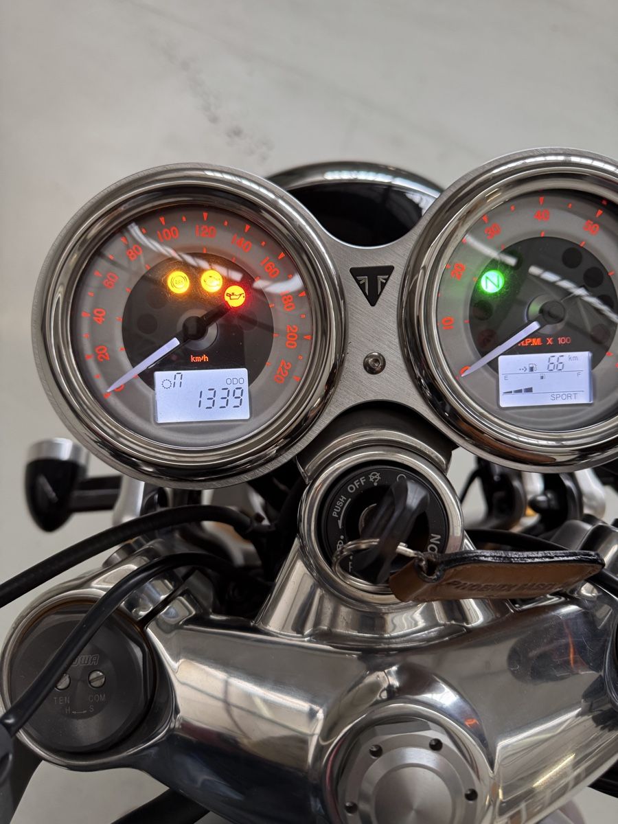 Triumph Strada: Triumph Thruxton RS – Usato da Arlesheim venduto da Adlerauge5 3