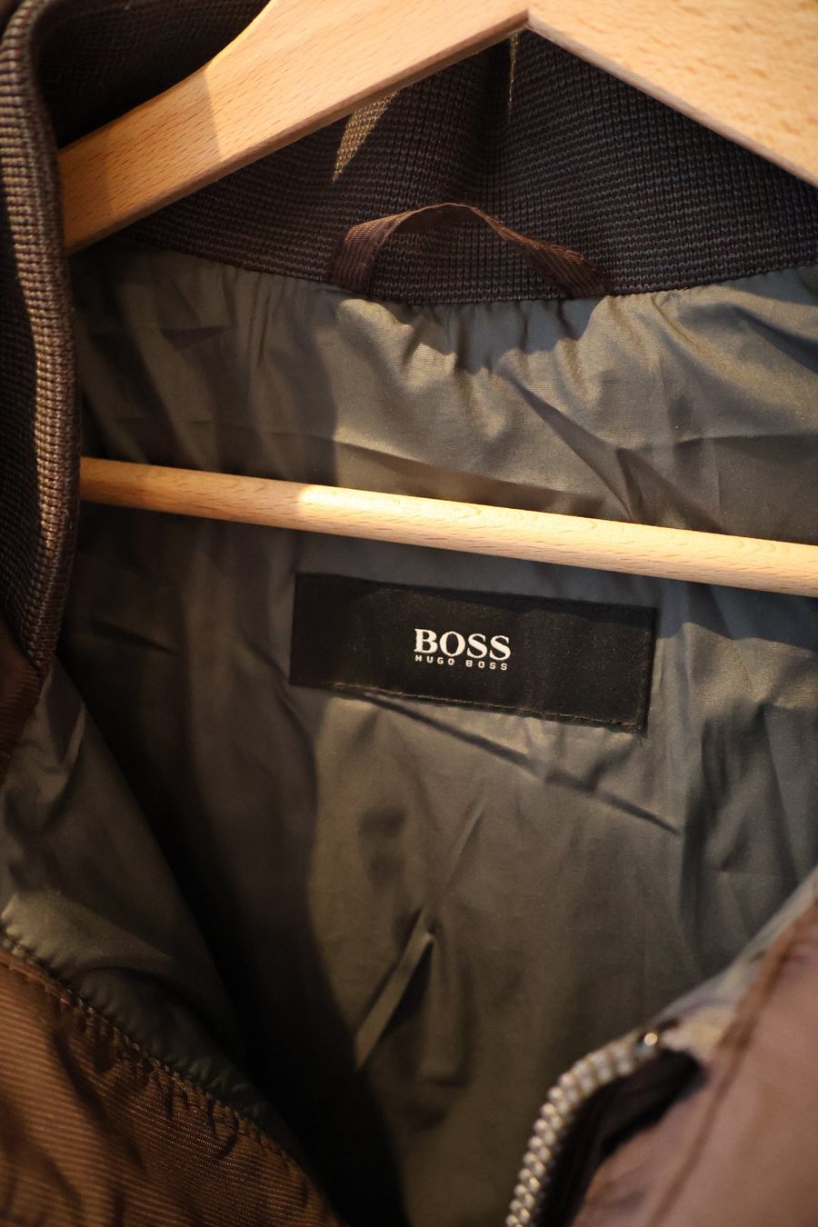 Hugo Boss Jacken: Hugo Boss Daunenjacke – Gebraucht aus Winterthur von jul_v9wx 4