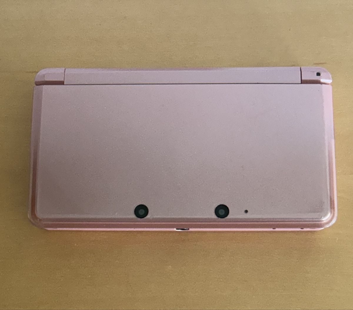 Nintendo Konsolen: Nintendo 3DS pink mit Ladekabel – Gebraucht aus Flurlingen von LucaRossi1999