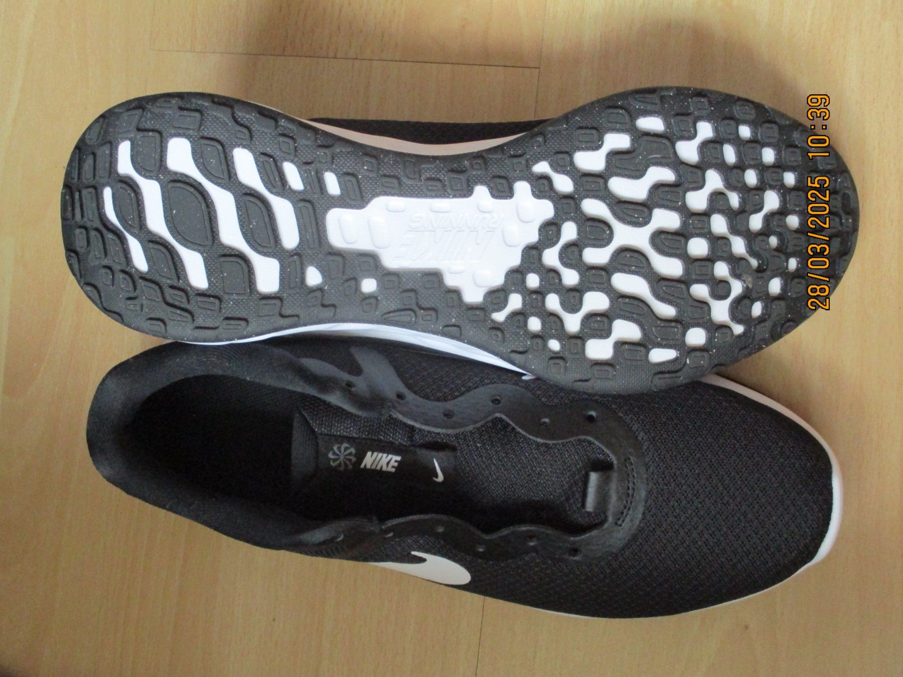 Nike Scarpe da uomo: NIKE SCHUHE GRÖSSE 45 – Usato da Safenwil venduto da universum78 1