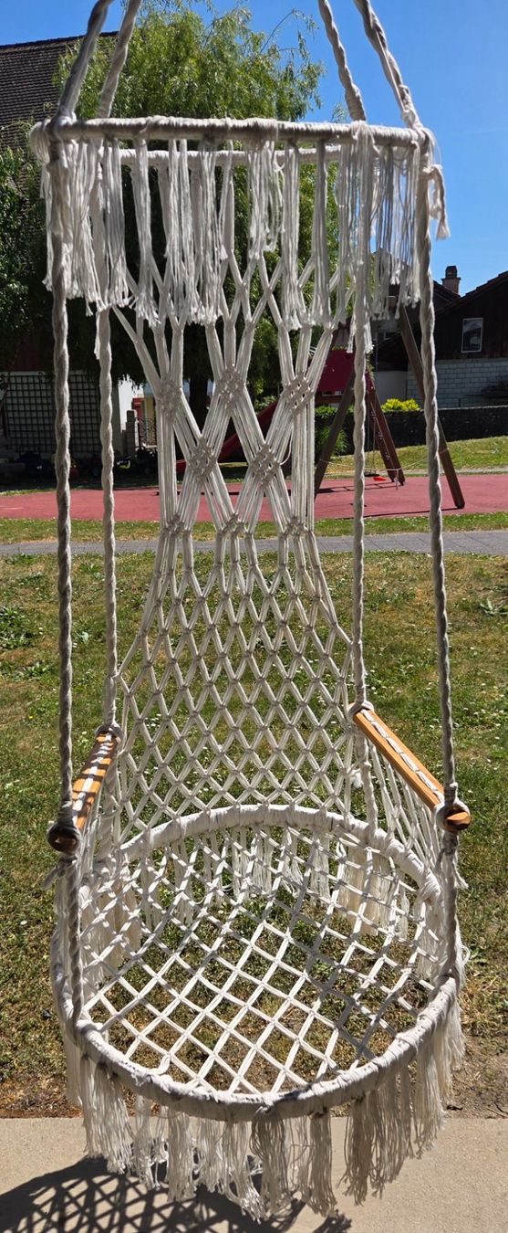 Poltrone pensili da giardino: Balancelle  suspendu  blanche – Usato da Erlach venduto da roberto910