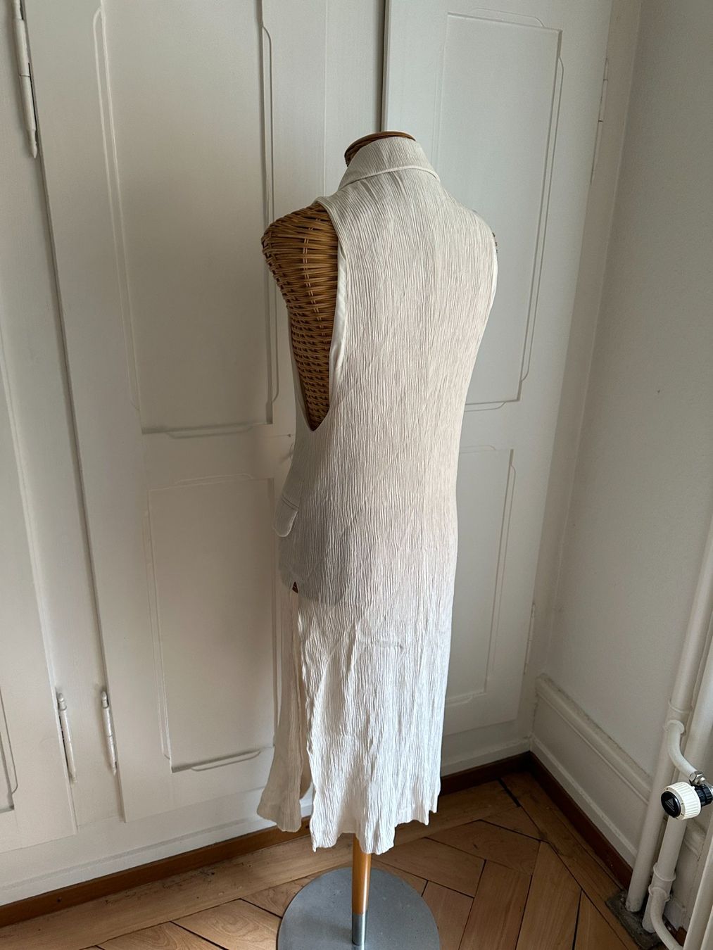Stradivarius Vestes: STRADIVARIUS - Longweste offweiss plissiert L – D'occasion à Zürich par Diazaio 2