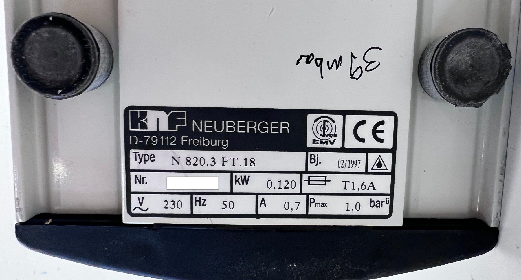 Accessori da laboratorio: KNF Membranvakuumpumpe N820.3FT.19 – Usato da Niederdorf venduto da LeptonAG_Labor 3
