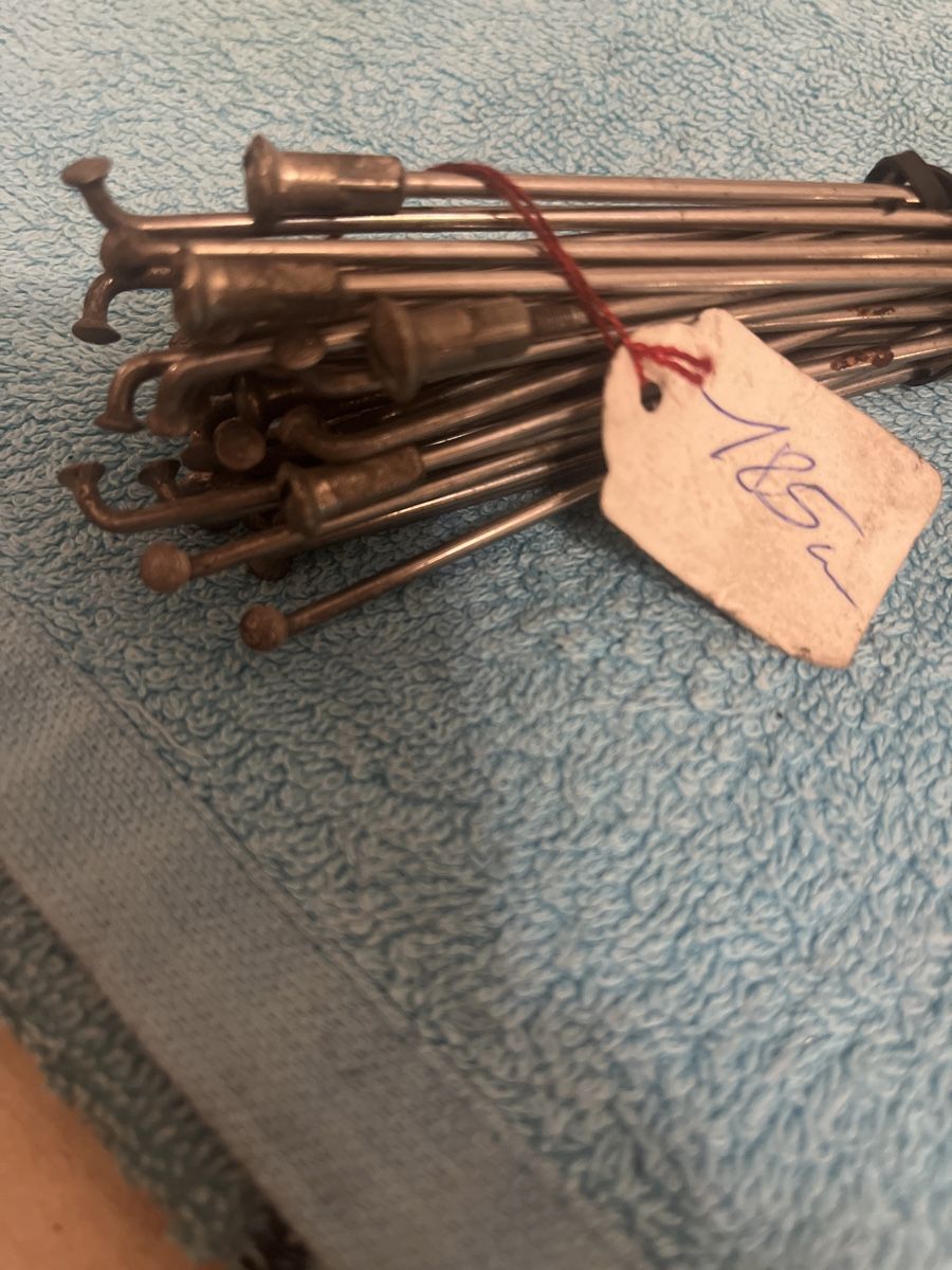 Parti ricambio per ciclomotori: Speichen Länge 185mm Durchmesser 2.3mm – Usato da Fahrni b. Thun venduto da Bergers_occasionen 1