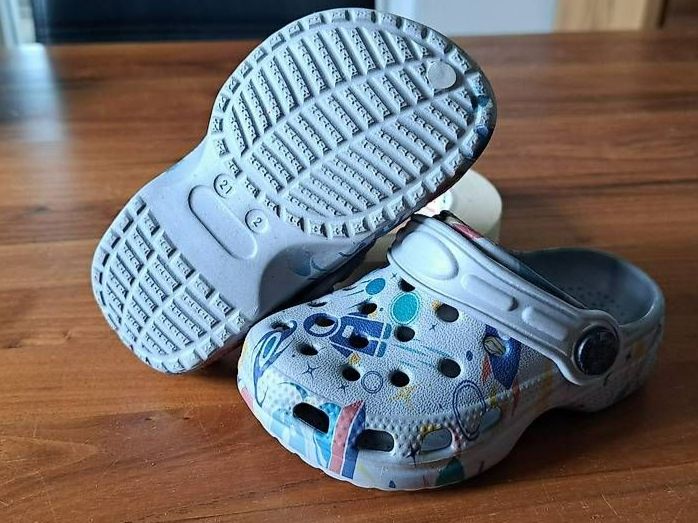 Scarpe per ragazzi: Kinder Crog Smile - Grösse 21 – Nuovo (secondo la descrizione) da Hägendorf venduto da PRvR