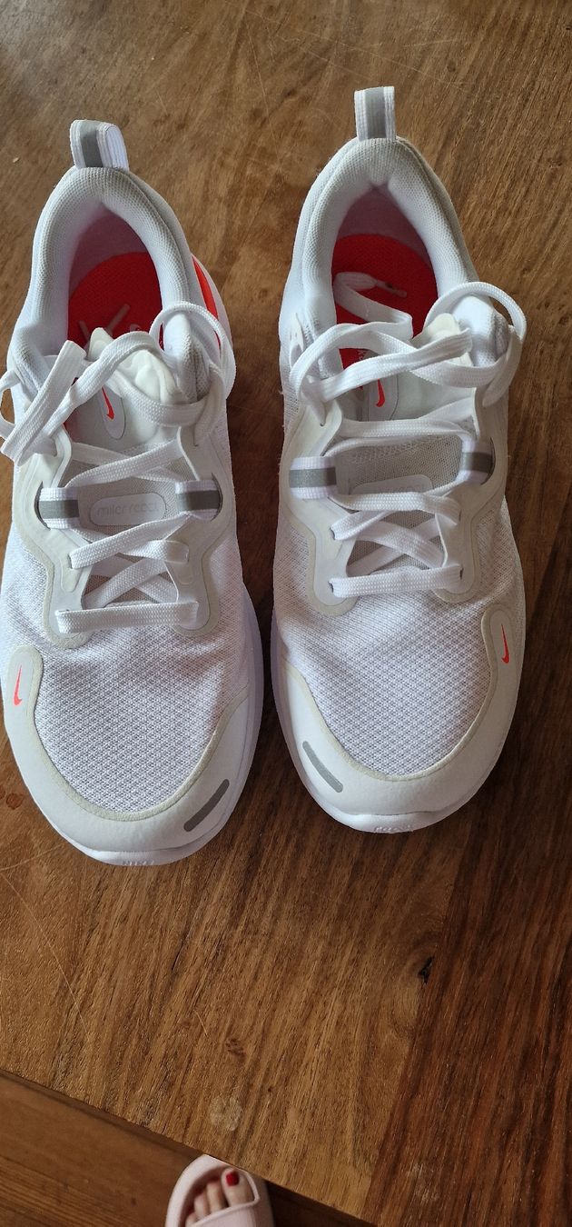 Nike Scarpe da uomo: Nike React Laufschuhe, weiss-orange, Grösse 41, Neu – Nuovo (secondo la descrizione) da Hinwil venduto da Sunnestraal 2