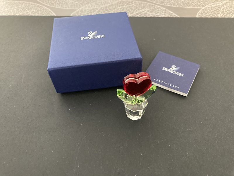 Swarovski Statuette: fiore Cuore, 693661 – Nuovo e nell'imballaggio originale da Airolo venduto da Hmagnum