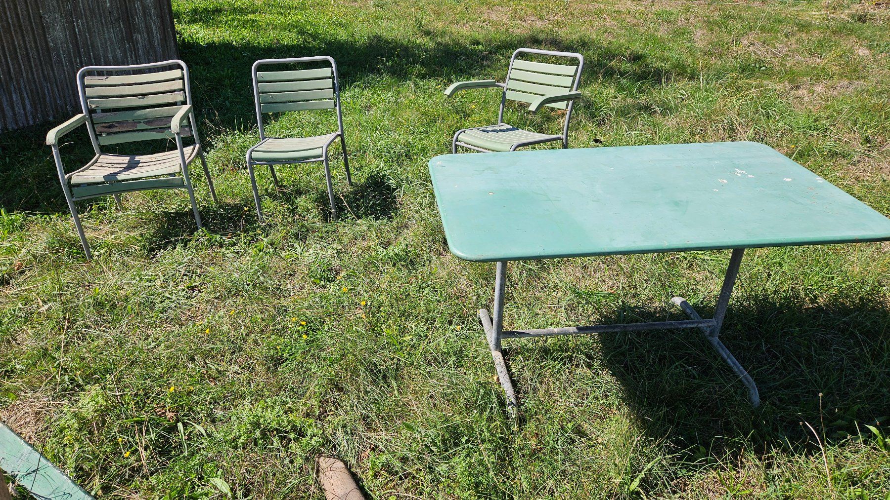 Tavoli: Gartentisch grün gebraucht – Usato da Suhr venduto da Jensdetlef