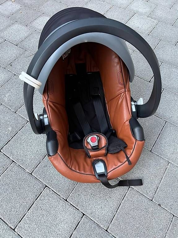 Poussette: Kinderwagen Mima Xari  – D'occasion à Bettlach par paki84 2