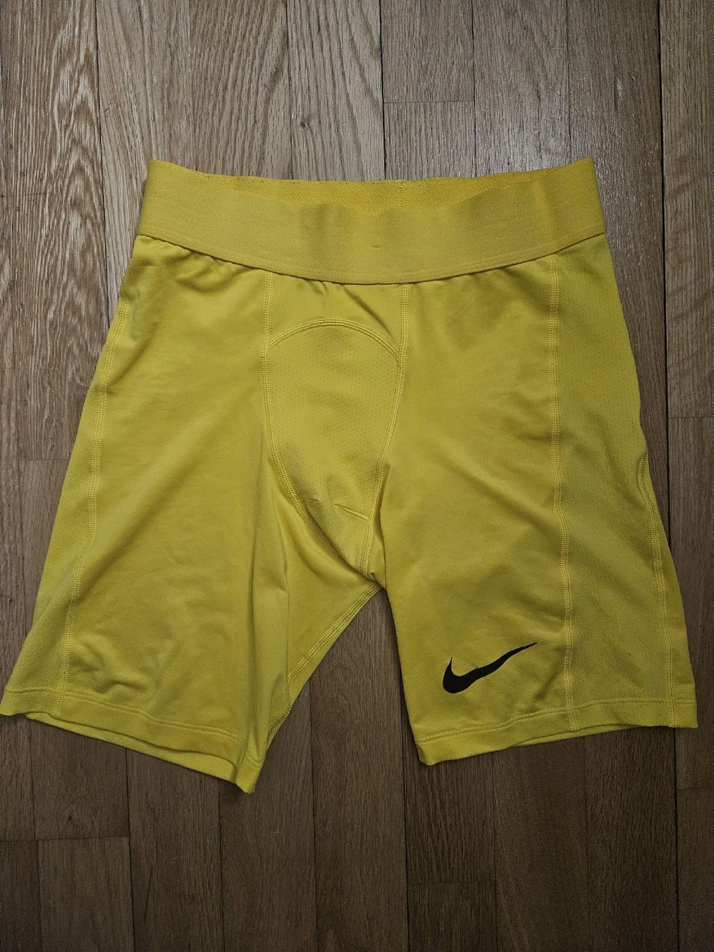 Nike Pantaloni: Nike Thermo Hose Gr.M – Nuovo (secondo la descrizione) da Emmenbrücke venduto da TopGato