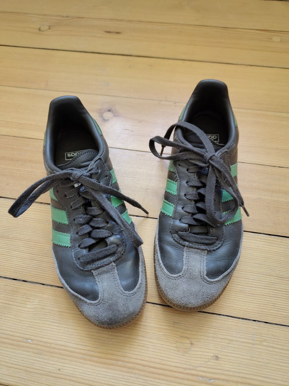 Adidas Damenschuhe: Adidas Samba Turnschuhe Grösse 40 – Gebraucht aus Basel von ste_g9bv