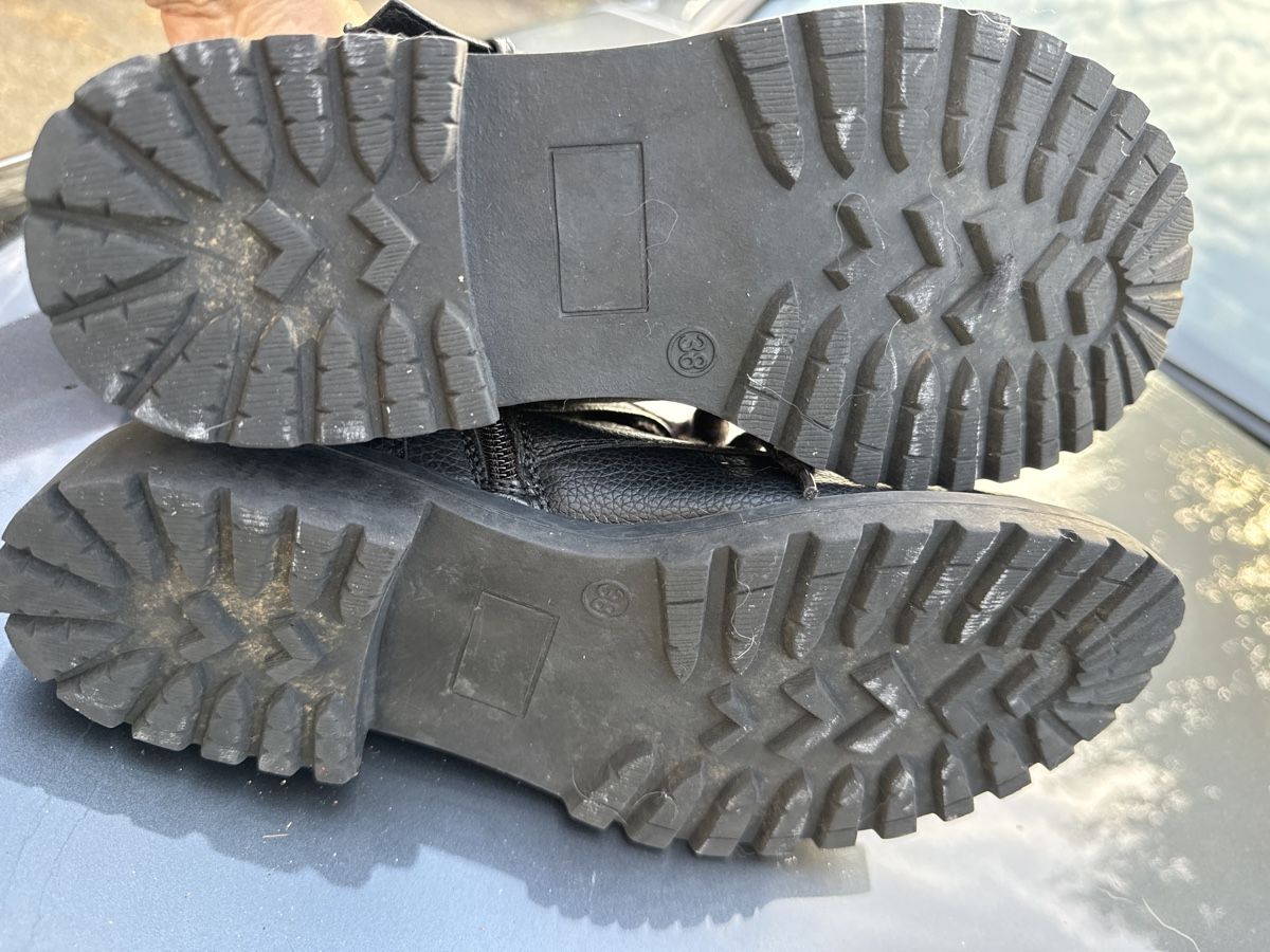 Scarpe da donna: Stiefeletten (38) – Usato da Vezia venduto da sidu03 4