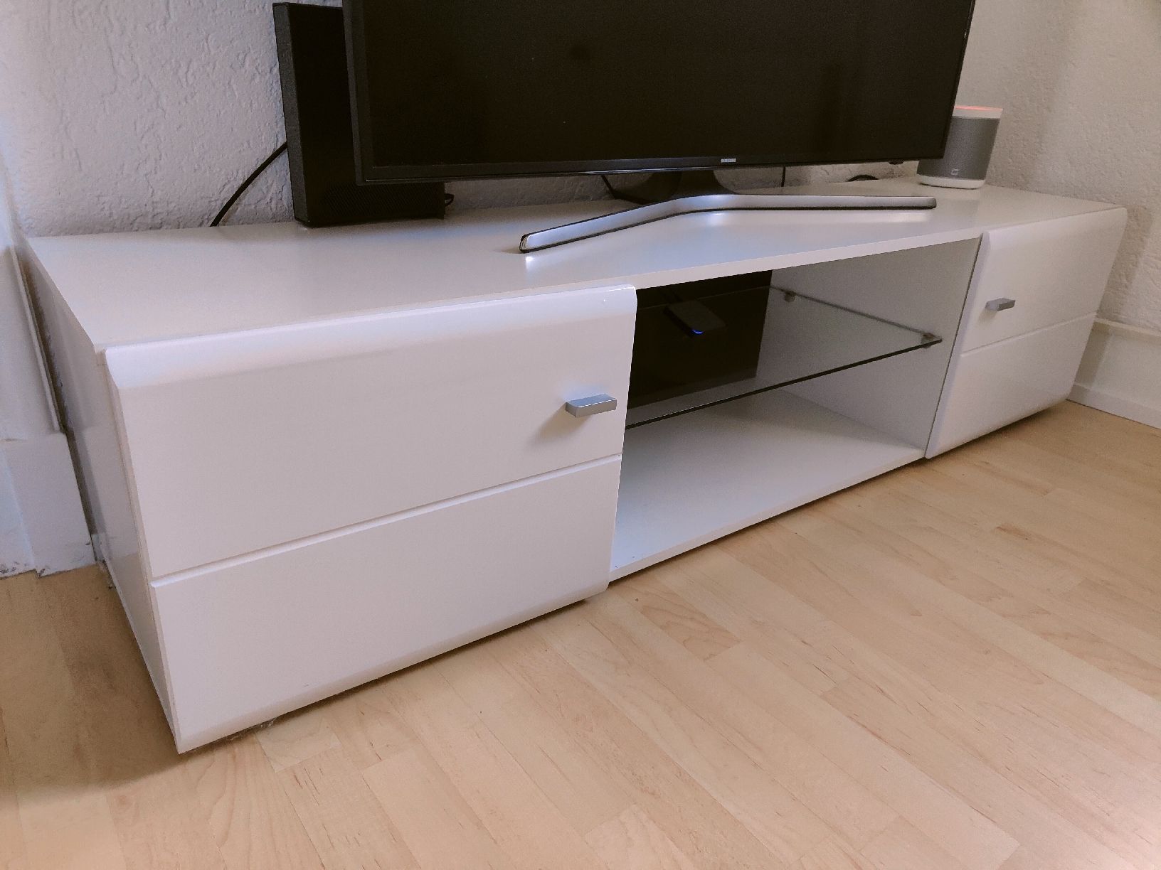 Mobili TV: TV-Möbel Hochglanz – Usato da Malters venduto da leif 1