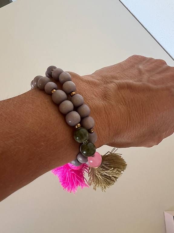 Bracciali & Braccialetti: Armschmuck Holz/Stein mit Quasten – Usato da Oberbueren venduto da marolegi 2