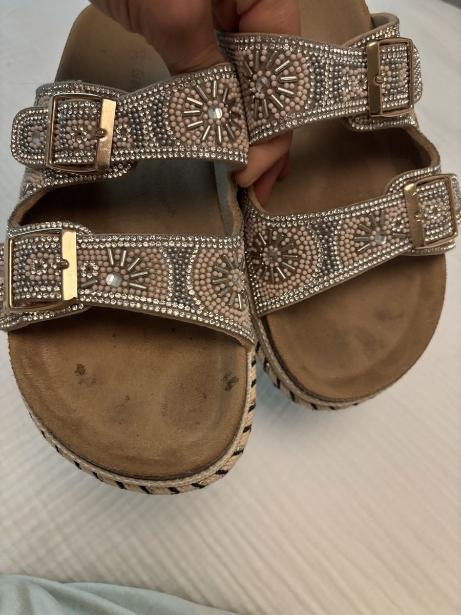 Graceland Scarpe da donna: Sandale Gr. 39 Damen mit Perlen besetzt / glitzert  – Usato da St. Gallen venduto da heartbug 5