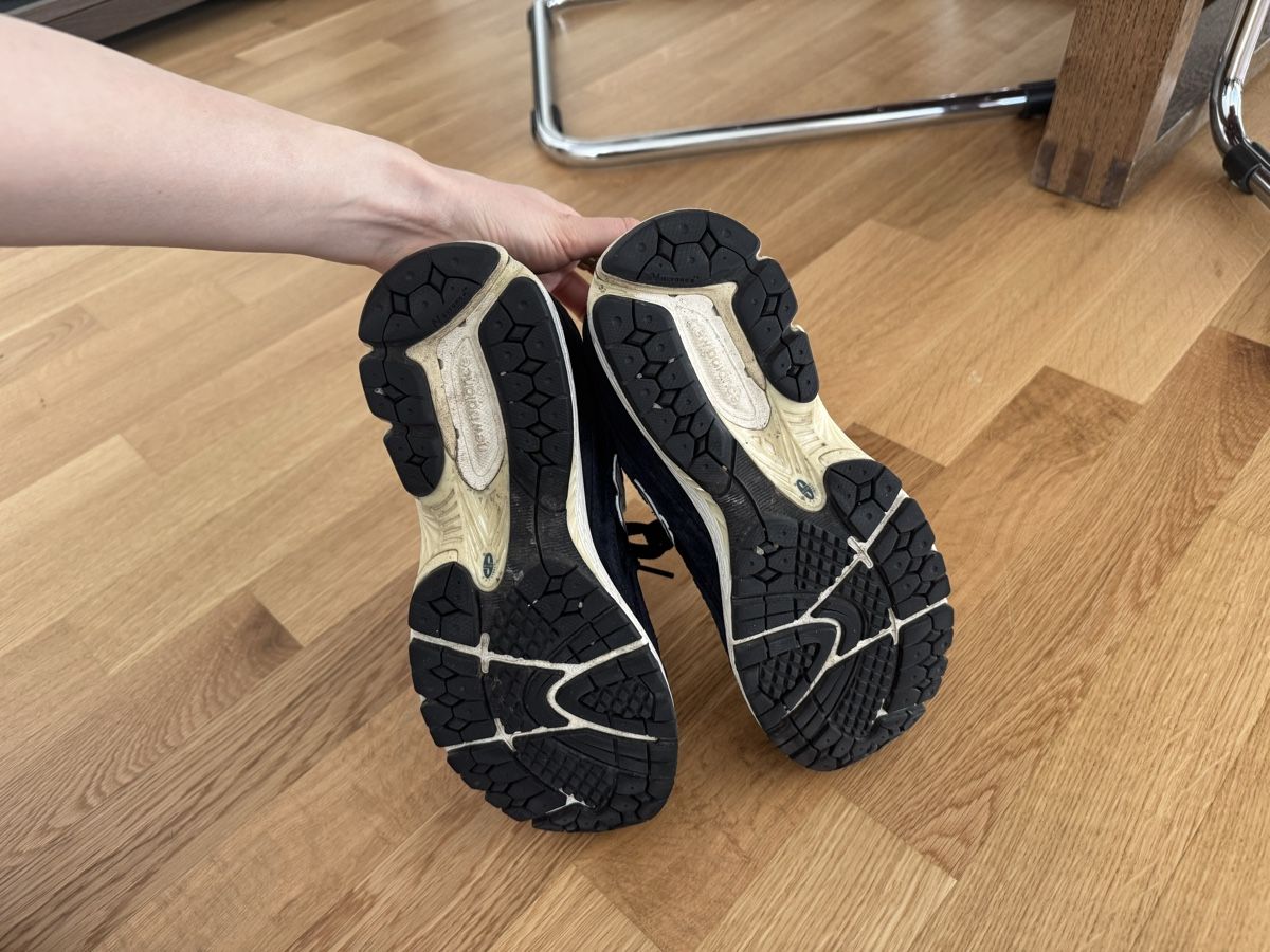 New Balance Scarpe da uomo: New Balance Sneaker 2002R – Usato da Kloten venduto da preloved9 4