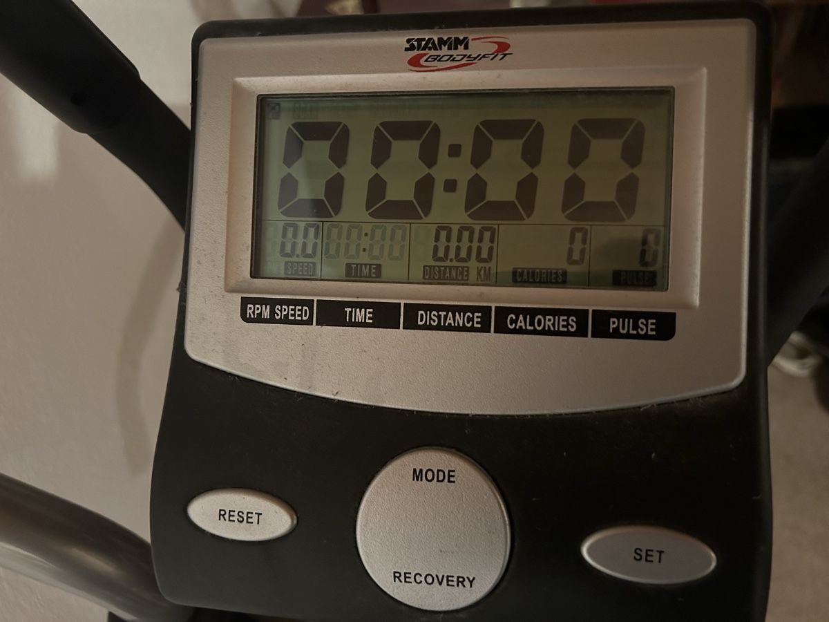Hometrainer: Solider Crosstrainer  – Gebraucht aus Sachseln von Frank2016 1