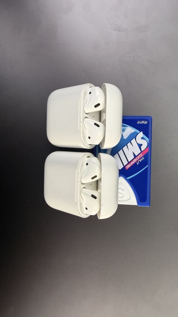Apple Cuffie: Deux AirPods avec écouteurs – Usato da meyrin venduto da aar_g8xm 3