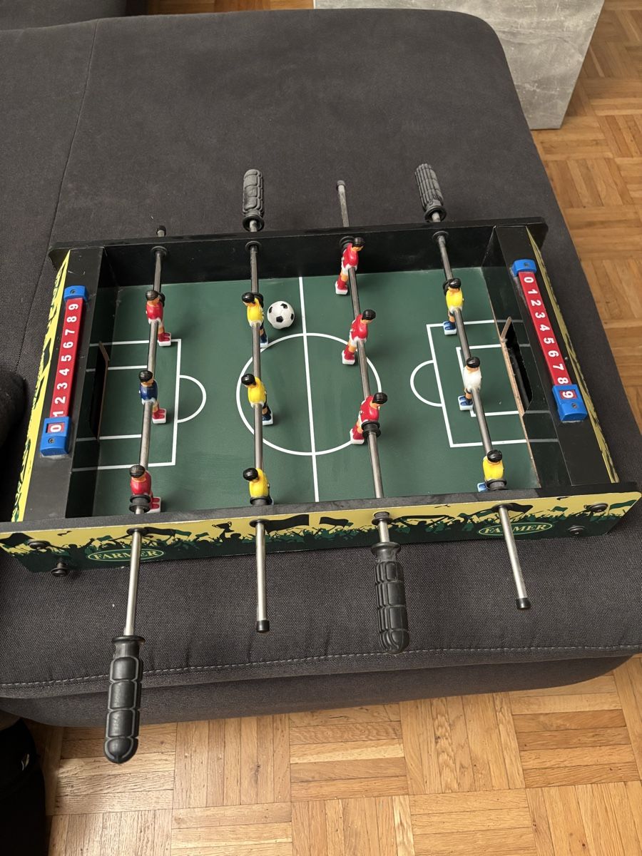 Giochi: Tisch Fussballkasten – Usato da Matten b. Interl venduto da pimkie84 1