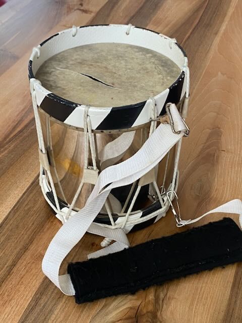 Basler Instruments de musique: Kinder Basler Trommel – Défectueux à Neuenkirch par Magmatom 1