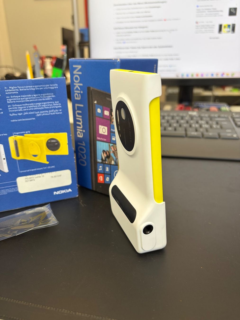 Nokia Handys / Smartphones: Nokia Lumia 1020 + Kamera Grip – Neu (gemäss Beschreibung) aus Aarburg von Wendepunkt_Fundgrube 6