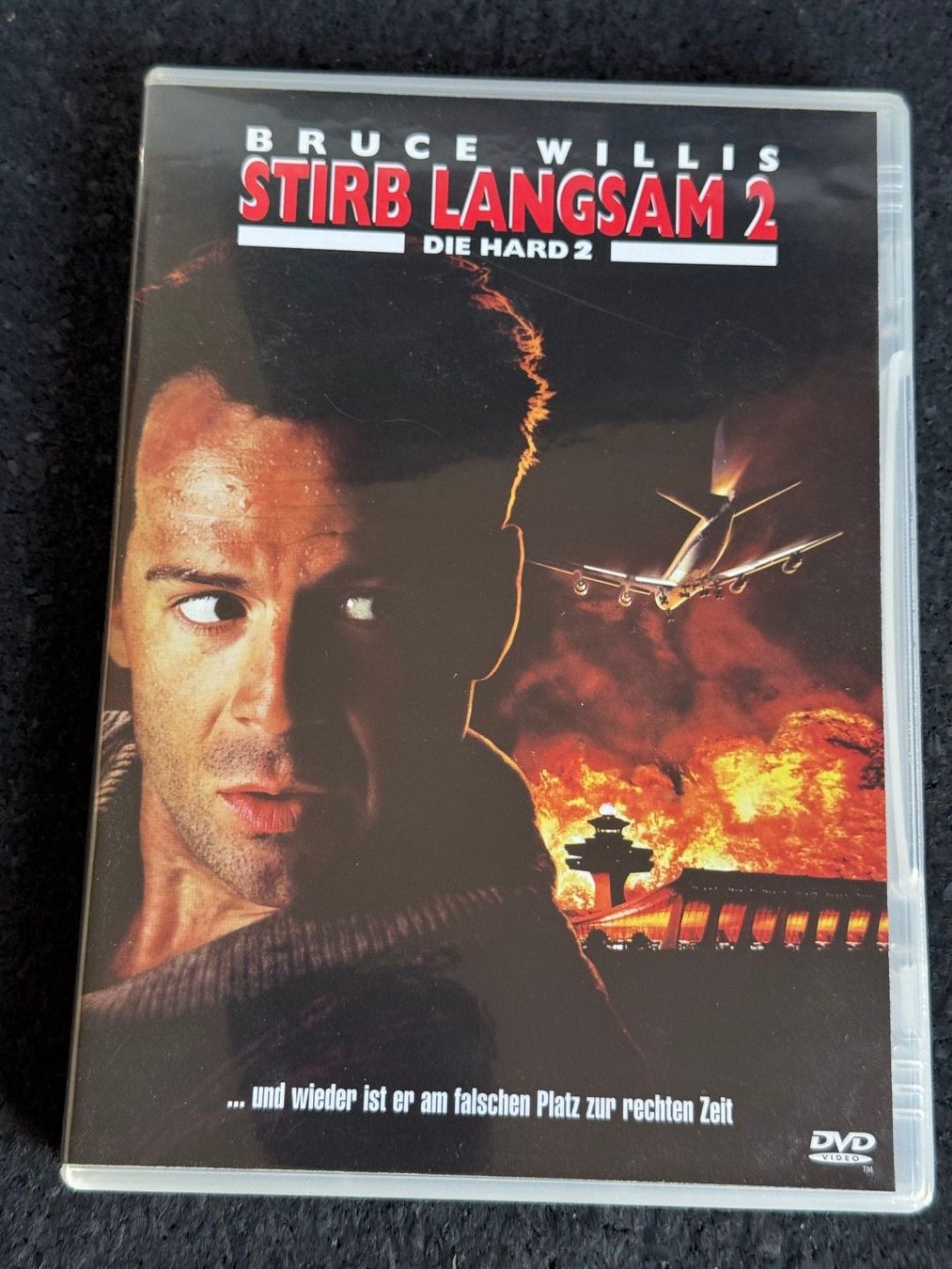 Tous les DVDs: Stirb langsam 2  "Die Hard 2 " DVD DE/EN Bruce Willis – D'occasion à Fribourg par tschjoly
