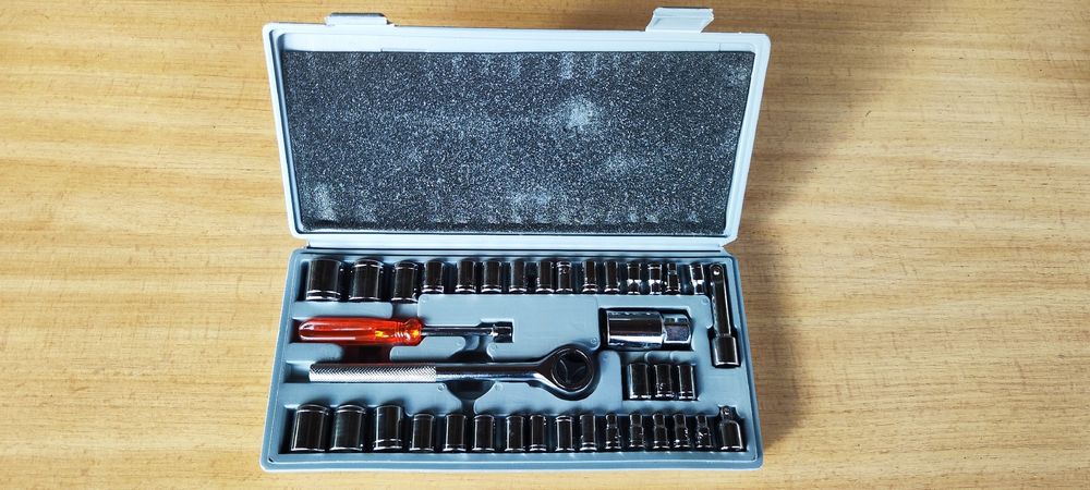 Steckschlüsselsatz Nuss-Set Ratsche Knarre Werkzeugbox (Gebraucht) in ...